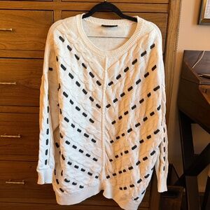 Lane Bryant size 22/24 Women's sweater; cream with black accents